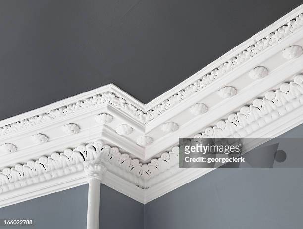 traditional ceiling cornice moulding - wall building feature stock pictures, royalty-free photos & images