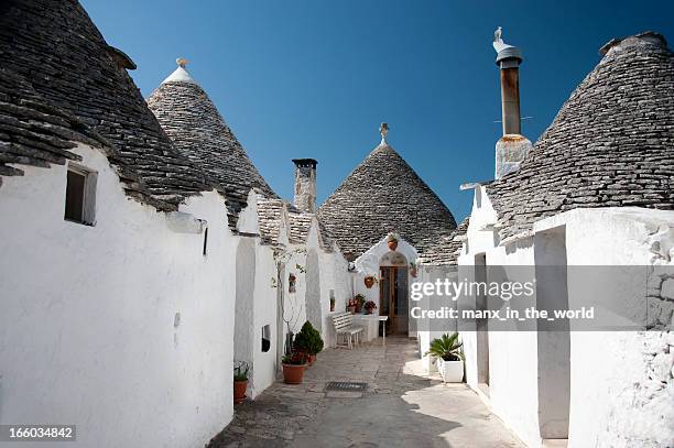 trulli in alberobello, italy. - trulli 個照片及圖片檔