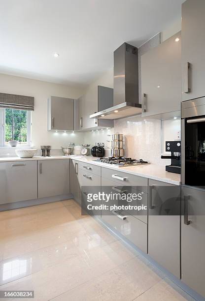 bright light grey kitchen - new kitchen stock pictures, royalty-free photos & images