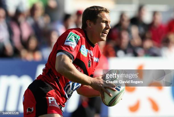 Jonny Wilkinson of Toulon runs with the ball during the Heineken Cup quarter final match between Toulon and Leicester Tigers at Felix Mayol Stadium...