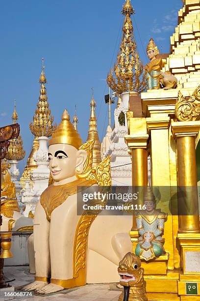 the shwedagon pagoda - shwedagon pagoda stock pictures, royalty-free photos & images