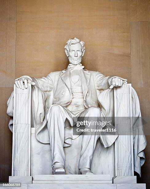 the lincoln memorial in washington dc - lincoln monument stock pictures, royalty-free photos & images