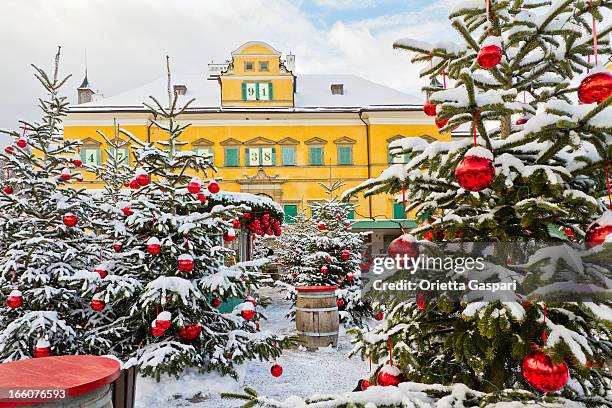 christmas at hellbrunn palace - salzburgerland stockfoto's en -beelden