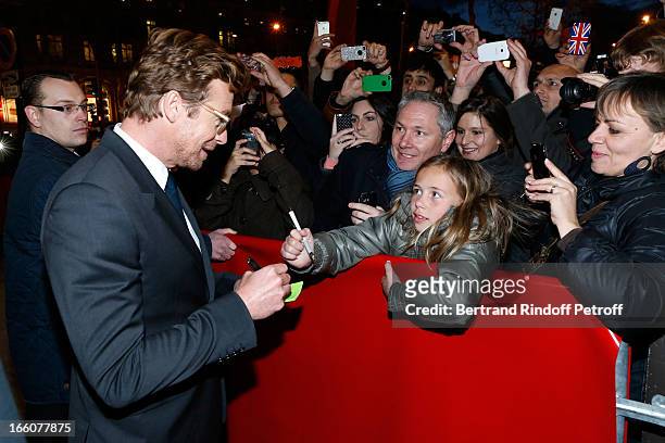 Actor Simon Baker attends 'Mariage A l'Anglaise' Premiere, held at Cinema UGC Normandie on April 8, 2013 in Paris, France.