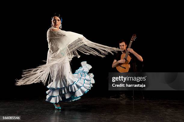 danseuse de flamenco - guitariste photos et images de collection