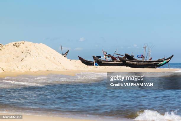 phu dien beach eroded in 2015, central vietnam - rising sea level stock pictures, royalty-free photos & images