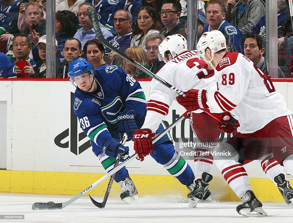 Phoenix Coyotes v Vancouver Canucks