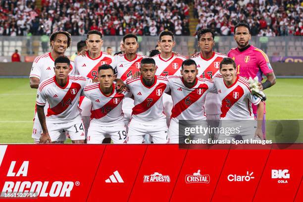Peru squad poses for team photo with Andre Carrillo, Paolo Guerrero, Marcos Lopez, Luis Abram, Renato Tapia, Goalkeeper Pedro Gallese, Wilder...