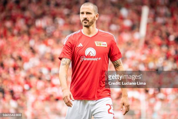 Leonardo Bonucci of 1. FC Union Berlin warms up before during the Bundesliga match between 1. FC Union Berlin and RB Leipzig at An der Alten...