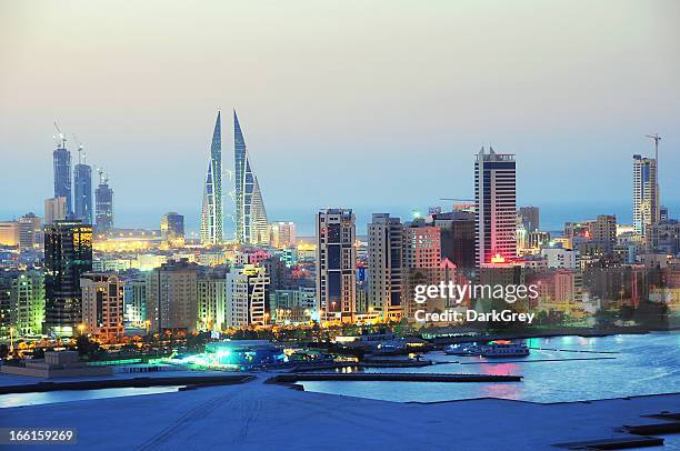 diplomatic area, bahrain - bahrain skyline stock pictures, royalty-free photos & images