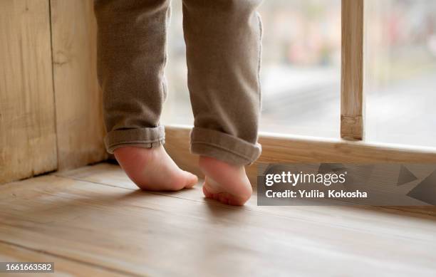 first steps of a baby - tiptoe stock pictures, royalty-free photos & images