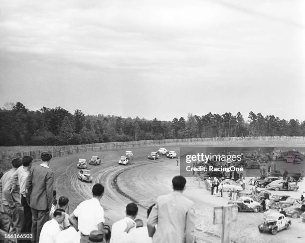 Modified Racing 1950 Modified Dirt Car Photos and Premium High Res Pictures - Getty Images
