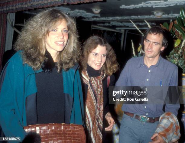 Musicians Carly Simon, James Taylor, and guest attend the "King of Hearts" Opening Night Party on October 22, 1978 at Tavern on the Green in New York...
