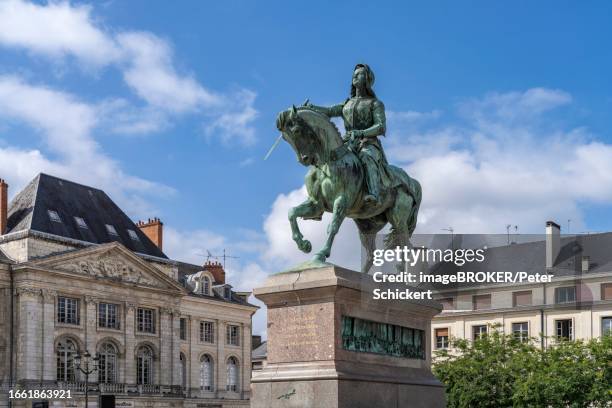 equestrian statue of joan of arc in place du martroi, orleans, france - orleans loiret bildbanksfoton och bilder