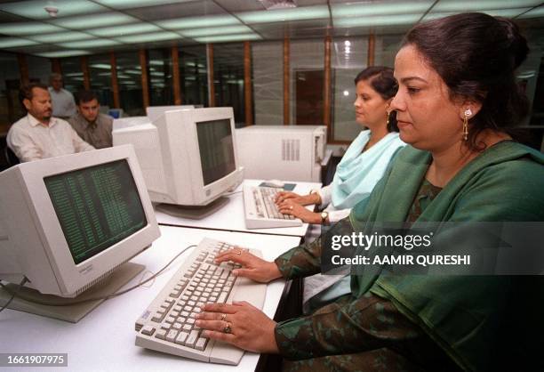 Sbp Cheque 1,125 Sbp Stock Photos, High-Res Pictures, and Images - Getty Images