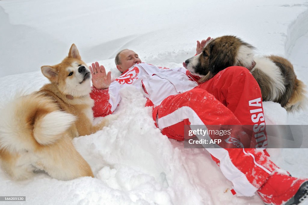 TOPSHOT-RUSSIA-PUTIN-DOGS