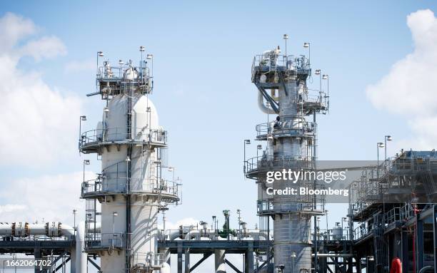 Shell Lng Process 166 Lng Process Stock Photos, High-Res Pictures, and Images - Getty Images