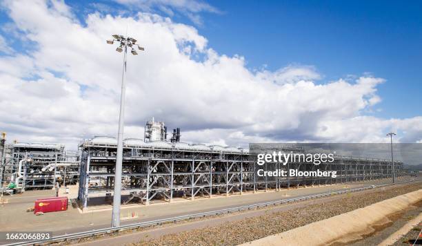 Qgc Shell Australia 66 Curtis Island Queensland Stock Photos, High-Res Pictures, and Images ...