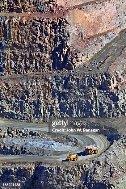 gold mine - banagan dumper truck stock pictures, royalty-free photos & images