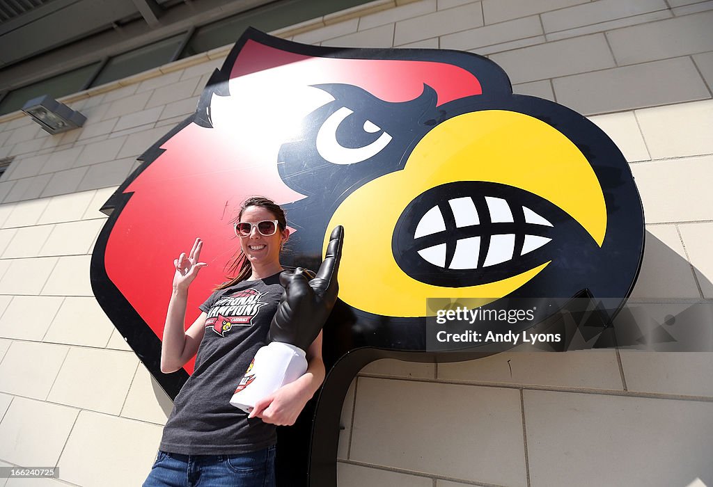 Louisville Cardinals NCAA Basketball Celebration