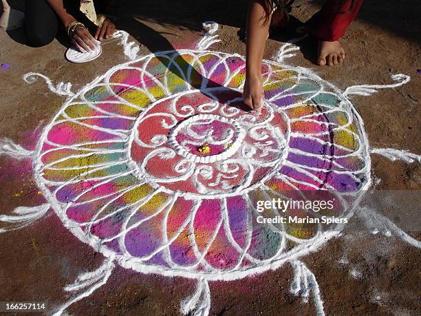 Welcome Lady Rangoli 413 Rangoli Welcome Stock Photos, High-Res Pictures, and Images - Getty ...