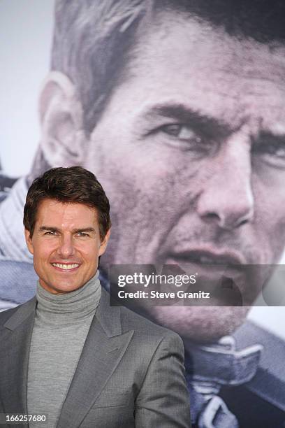 Tom Cruise arrives at the "Oblivion" - Los Angeles Premiere at Dolby Theatre on April 10, 2013 in Hollywood, California.