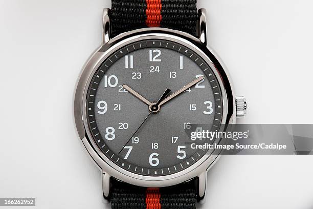 close up of analog watch - wristwatch imagens e fotografias de stock