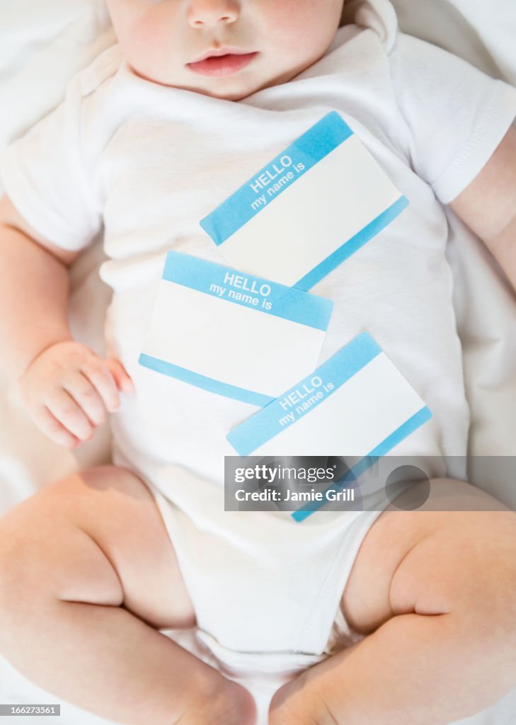 Identity labels belly of baby boy (2-5 months)