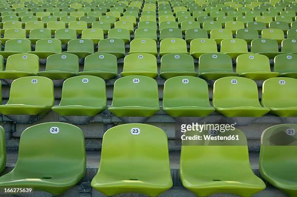 empty stadium seats - stadium series fotografías e imágenes de stock