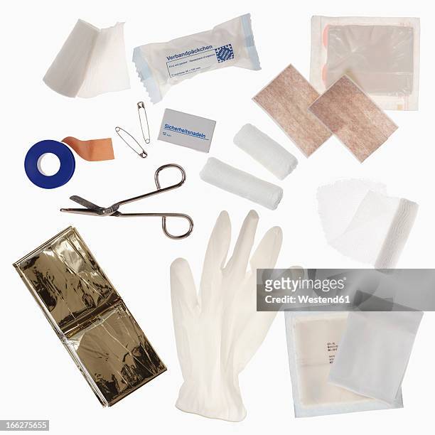 contents of a first aid kit, elevated view - ehbo doos stockfoto's en -beelden