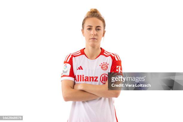 Carolin Simon poses during the team presentation of FC Bayern Muenchen Women's at FC Bayern Muenchne Acadamy on September 4, 2023 in Munich, Germany.