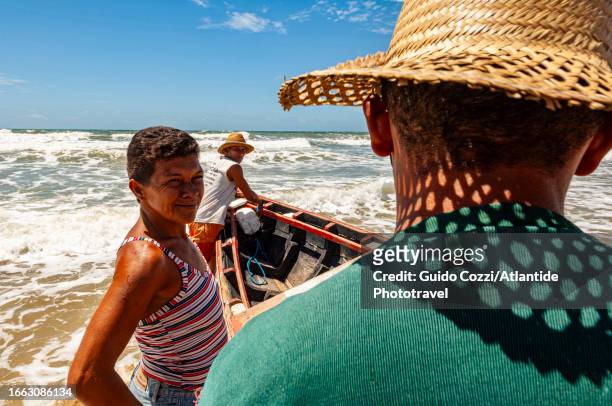 brazil, fishermen at cabure village, maranhao - cabure stock pictures, royalty-free photos & images