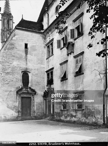 House of Anton Bruckner. About 1910. Photograph by Bruno Reiffenstein . Steyr: Wohnhaus Anton Bruckners. Um 1910. Photographie von Bruno Reiffenstein...