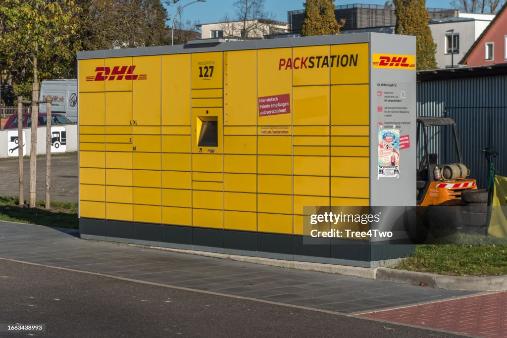 Packstation Packstation Parcel Locker Of Dhl Germany High-Res Stock Photo - Getty ...