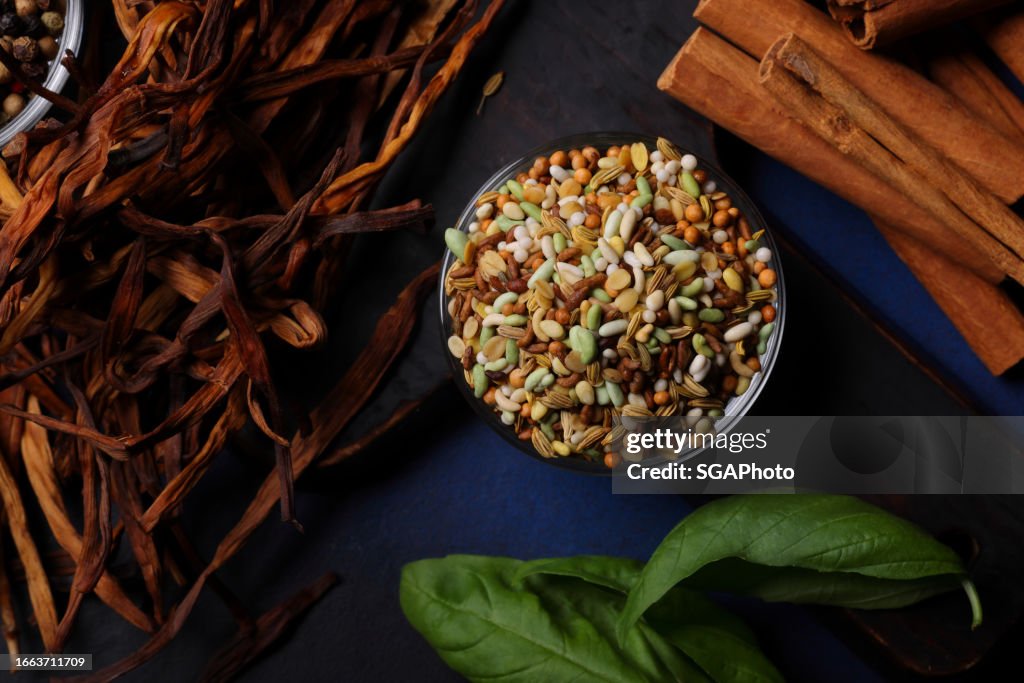 Sugar coated fennel with cinnamon sticks