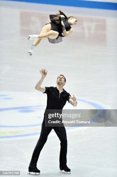 Marissa Castelli and Simon Shnapir of USA compete in the pairs short program during day two of the ISU World Team Trophy at Yoyogi National Gymnasium...