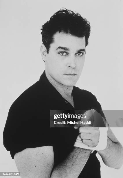 Actor Ray Liotta is photographed on April 12, 1993 in Los Angeles, California.