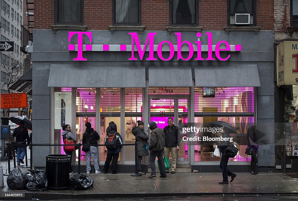 T-Mobile Debuts $99 IPhone Today in Bid to Stem Customer Exodus