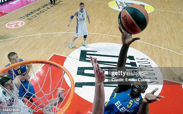 Shawn James, #5 of Maccabi Electra Tel Aviv in action during the Turkish Airlines Euroleague 2012-2013 Play Offs game 2 between Real Madrid v Maccabi...