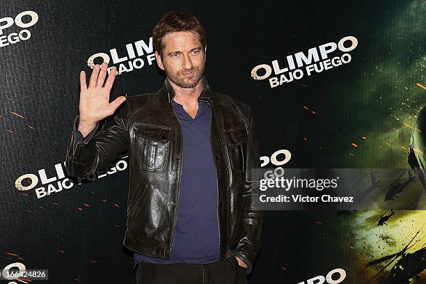 Actor Gerard Butler attends a photocall to promote his new film "Olympus Has Fallen" at St Regis Hotel on April 12, 2013 in Mexico City, Mexico.