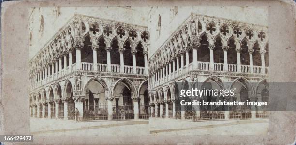 Venice. Corner from the Doge's Palace. About 1880. Stereo photograph. Venedig. Ecke vom Dogenpalast. Um 1880. Stereophotographie.