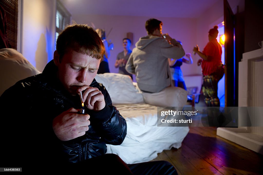 Alkohol und Drogen auf einer house-party