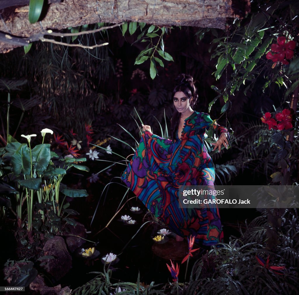 MODEL DONYALE LUNA PRESENTS SUMMER 1966 FASHION