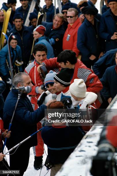 Grenoble Winter Olympics Games1968. Grenoble- février 1968- A l'occasion des jeux olympiques d'hiver, Marielle GOITSCHEL et Annie FAMOSE, en pull et...