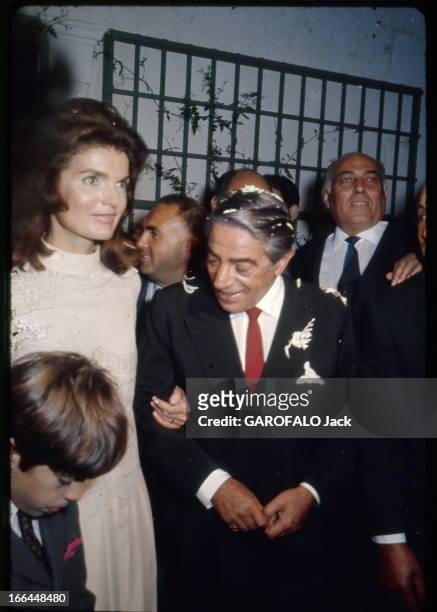 The Marriage Of Jackie Kennedy With Aristotle Onassis. Aristote ONASSIS épouse Jackie KENNEDY, 39 ans, le 20 octobre 1968 sur l'île de Skorpios. A...