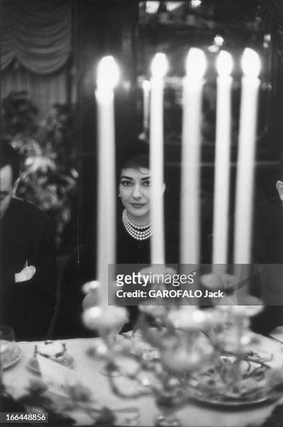 American-born Greek opera singer, Maria Callas dining at Maxim's restaurant during a stopover in Paris on her way from Rome to Chicago, 16th January...