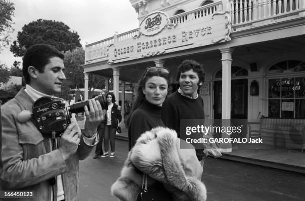 Two Oscars For The Film 'Un Homme Et Une Femme' By Claude Lelouch. Etats-Unis, Los Angeles, 13 avril 1967, Claude LELOUCH, réalisateur, producteur,...