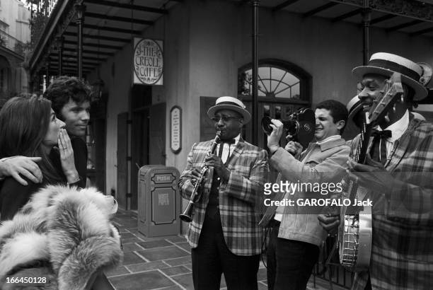 Two Oscars For The Film 'Un Homme Et Une Femme' By Claude Lelouch. Etats-Unis, Los Angeles, 13 avril 1967, Claude LELOUCH, réalisateur, producteur,...