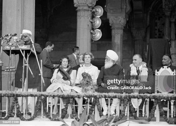 Official Visit Of Prime Minister George Pompidou To India And Pakistan. Inde- 10 février 1965 - Lors de son voyage officiel en Inde, Georges...