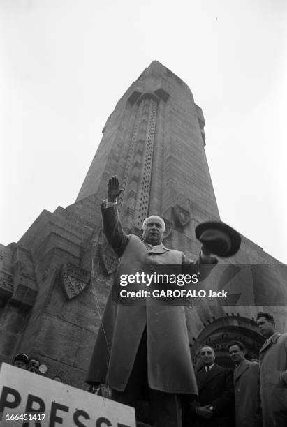 Nikita Khrushchev And His Wife In Official Visit To Verdun. France, Douaumont, 29 mars 1960, Nikita Sergueïevitch KHROUCHTCHEV, Premier secrétaire du...